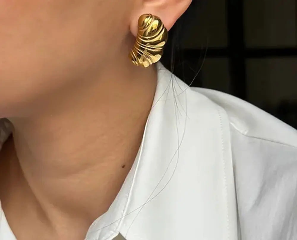 Uworld Waterproof Distinctive Stainless Steel Chic Comfortable Metal Croissant Earrings Geometry Fashion Trendy Jewelry for Wome