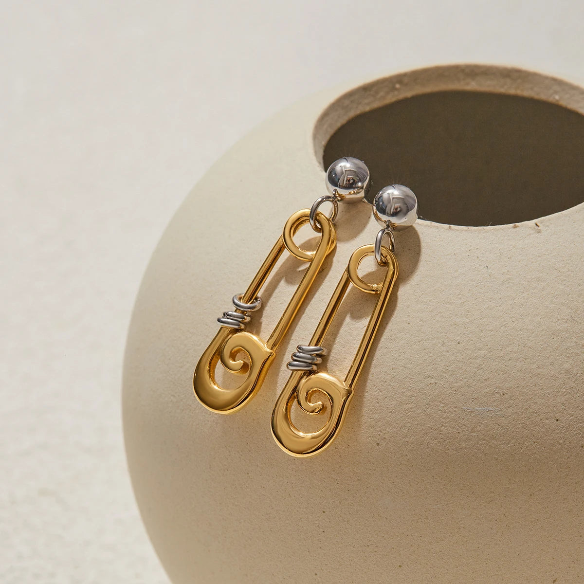 Uworld Designer 18K Gold Color Plated Stainless Steel Two-Color Paperclip Earrings Women's Jewelry Party Gifts