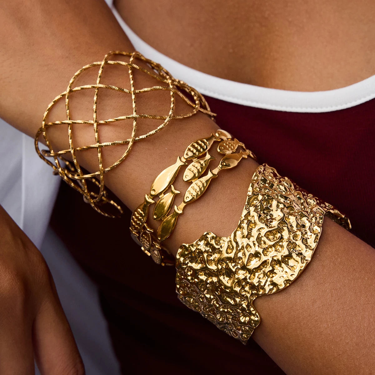 Uworld Minimalist 18K Gold Color Plated Stainless Steel Hammer Pattern Irregular Wide Face Bracelet Small Fish Line Multi Layer