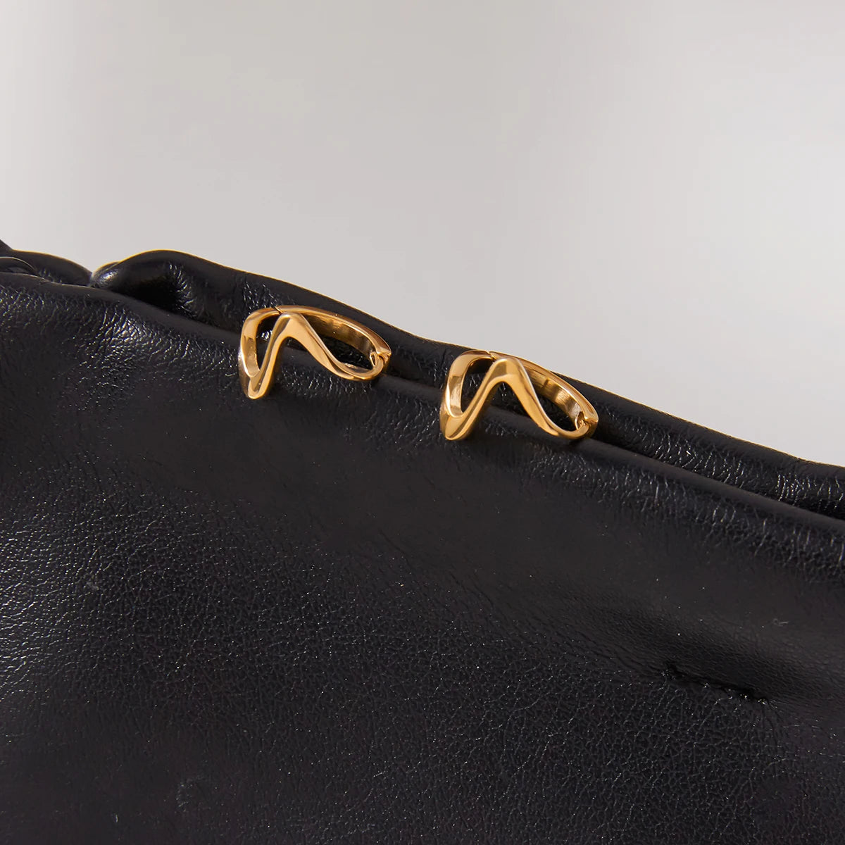 Uworld Minimalist Irregular Wave Earrings 18K PVD Stainless Steel Gold Color Line Irregular Earrings Women's Jewelry