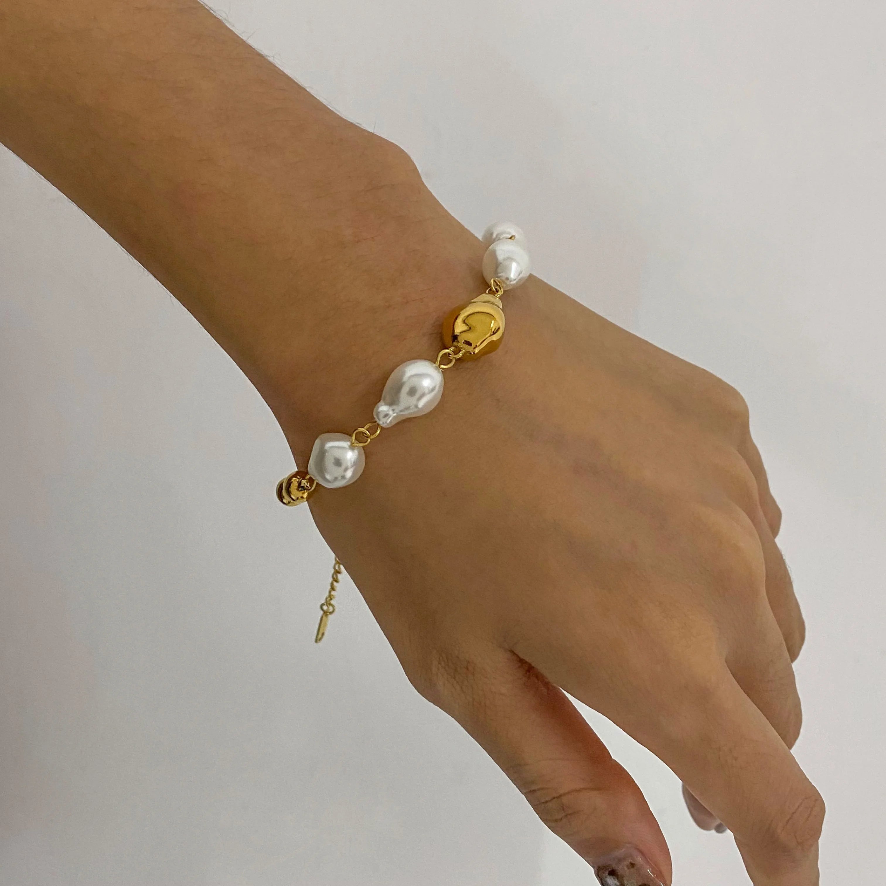 Uworld Minimalist Dainty Pearl Bracelet Gold Color Bead Chain Women's Jewelry Gift Wedding Jewelry Bridesmaid Gift