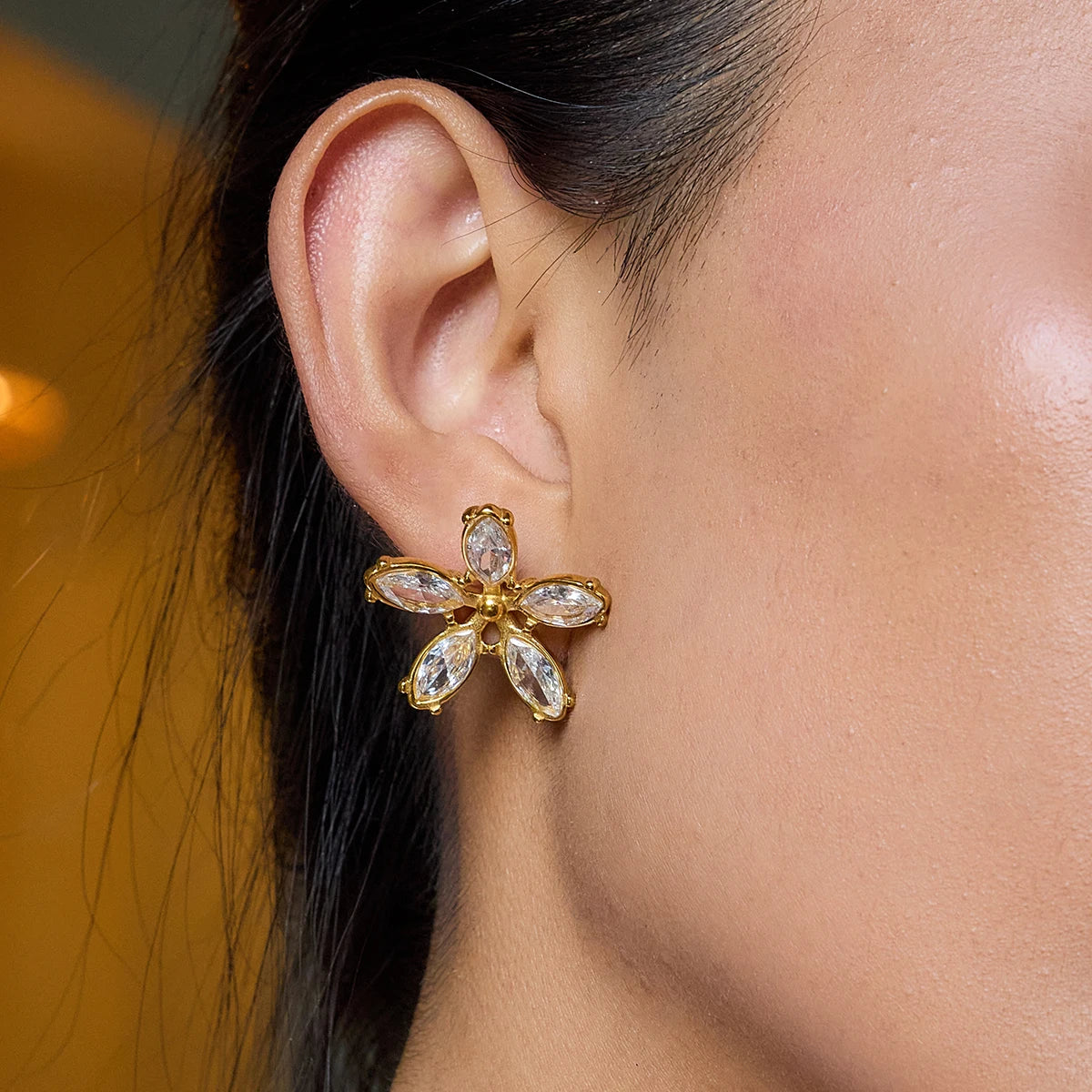 Uworld Fashion Trend 18K Gold Color Plated Stainless Steel White Zircon Flower Ear Studs Women's Jewelry Gift for Her