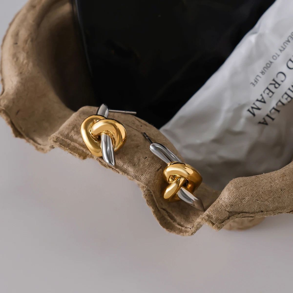 Uworld Personalized Designer Classic 18K Gold Color Plated Stainless Steel Two-Tone Knot Ear Studs Jewellery Woman Daily Wear