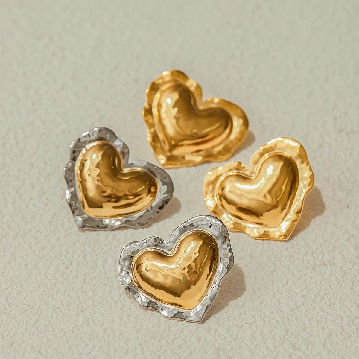 Uworld Simple Classic Two Tone Hammer Pattern Fat Drum Heart Ear Studs 18K Gold Color Plated Stainless Steel Ruffle Heart Earrin