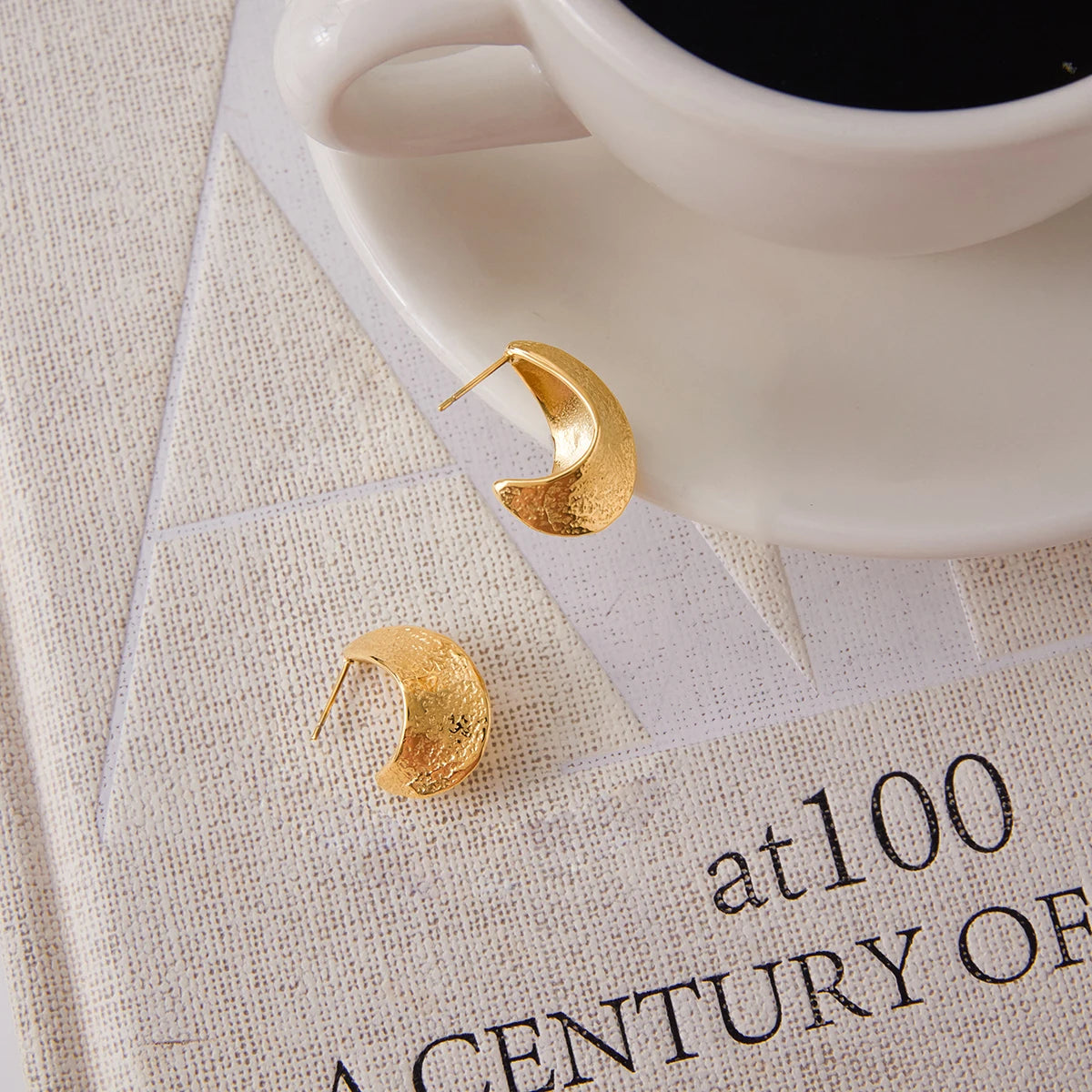 Uworld Simple Classic Hammer Oattern Hollow C-ring Chubby Ear studs 18K PVD Plated Stainless Steel Waterproof Jewelry