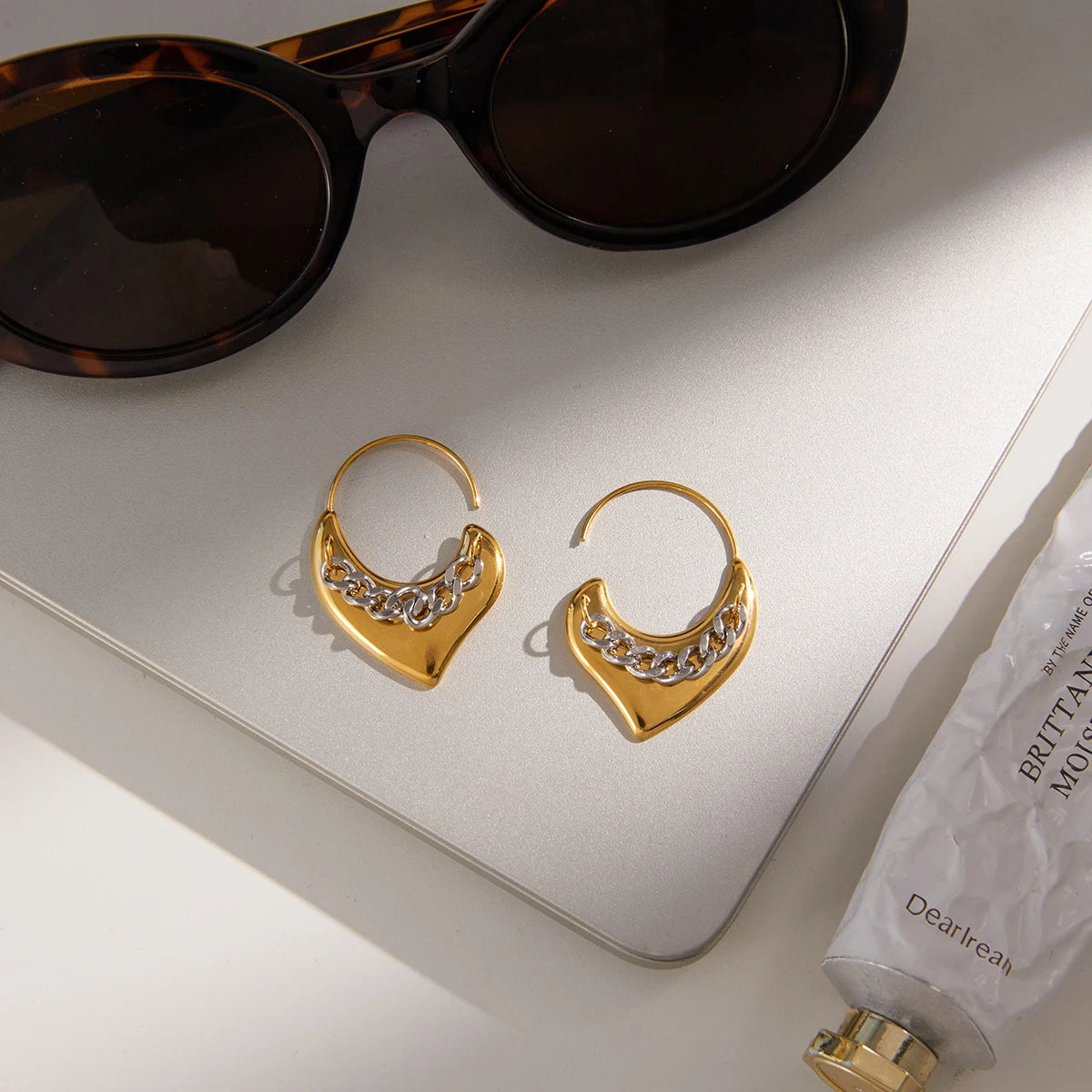 Uworld Minimalist 18K Gold Stainless Steel Gold And Silver Color-block Chain Heart Earrings Women 18K PVD Plated Fashion Jewelry