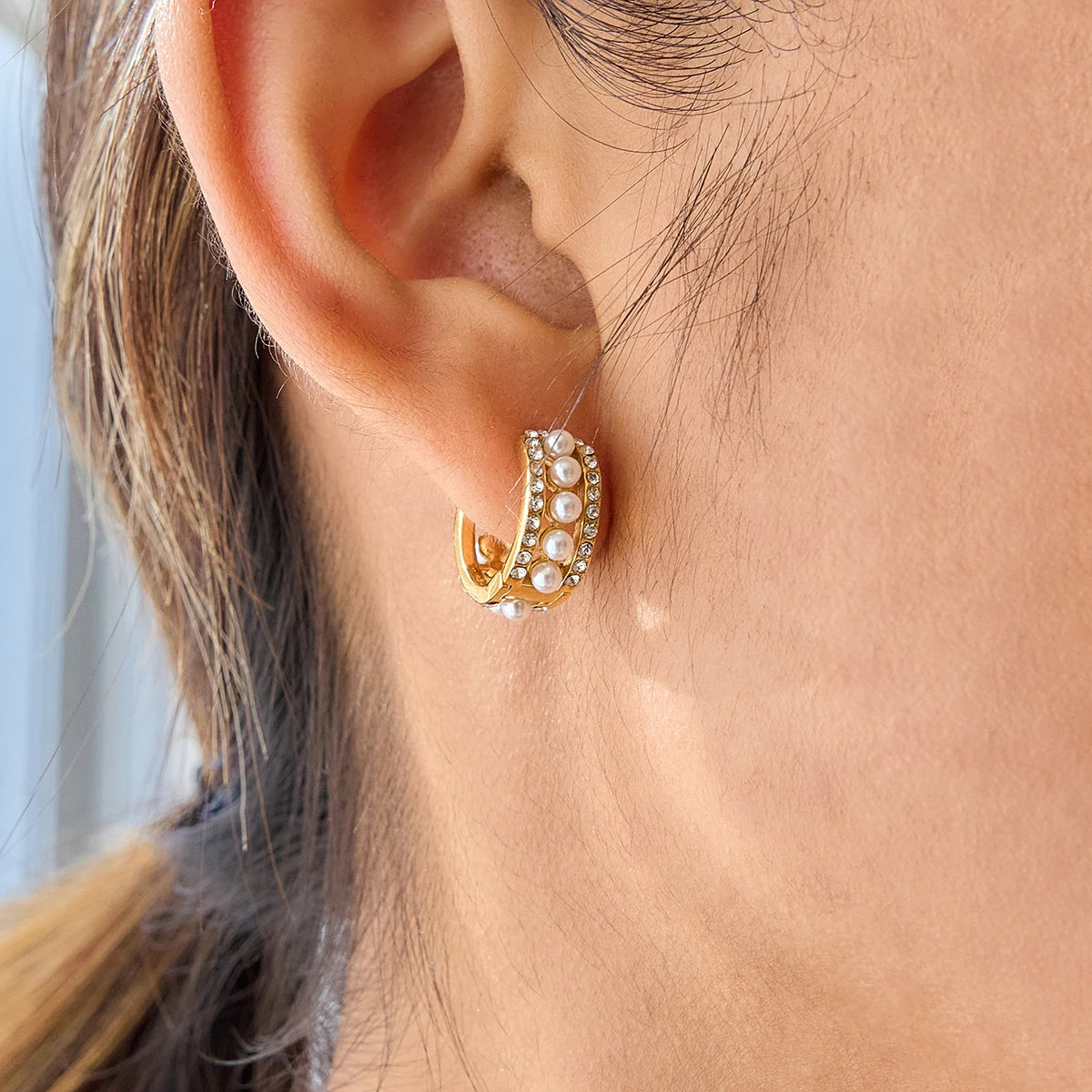 Uworld Classic 18K Plated Gold Color White Rhinestone Imitation Pearl Earring For Women Stainless Steel Waterproof Jewelry