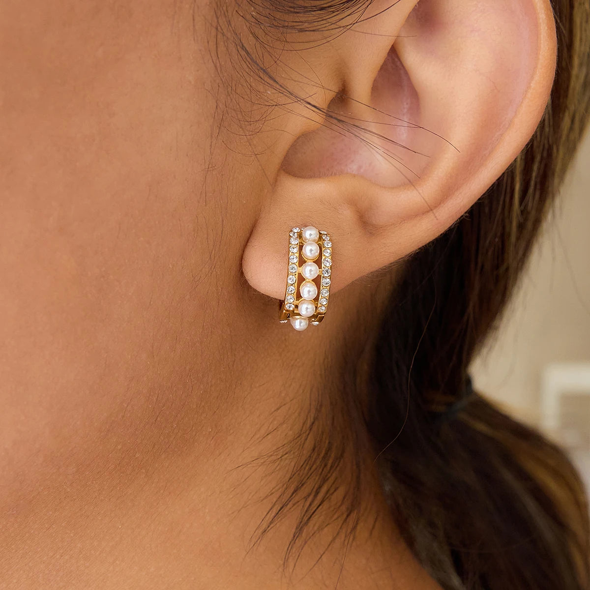 Uworld Classic 18K Plated Gold Color White Rhinestone Imitation Pearl Earring For Women Stainless Steel Waterproof Jewelry