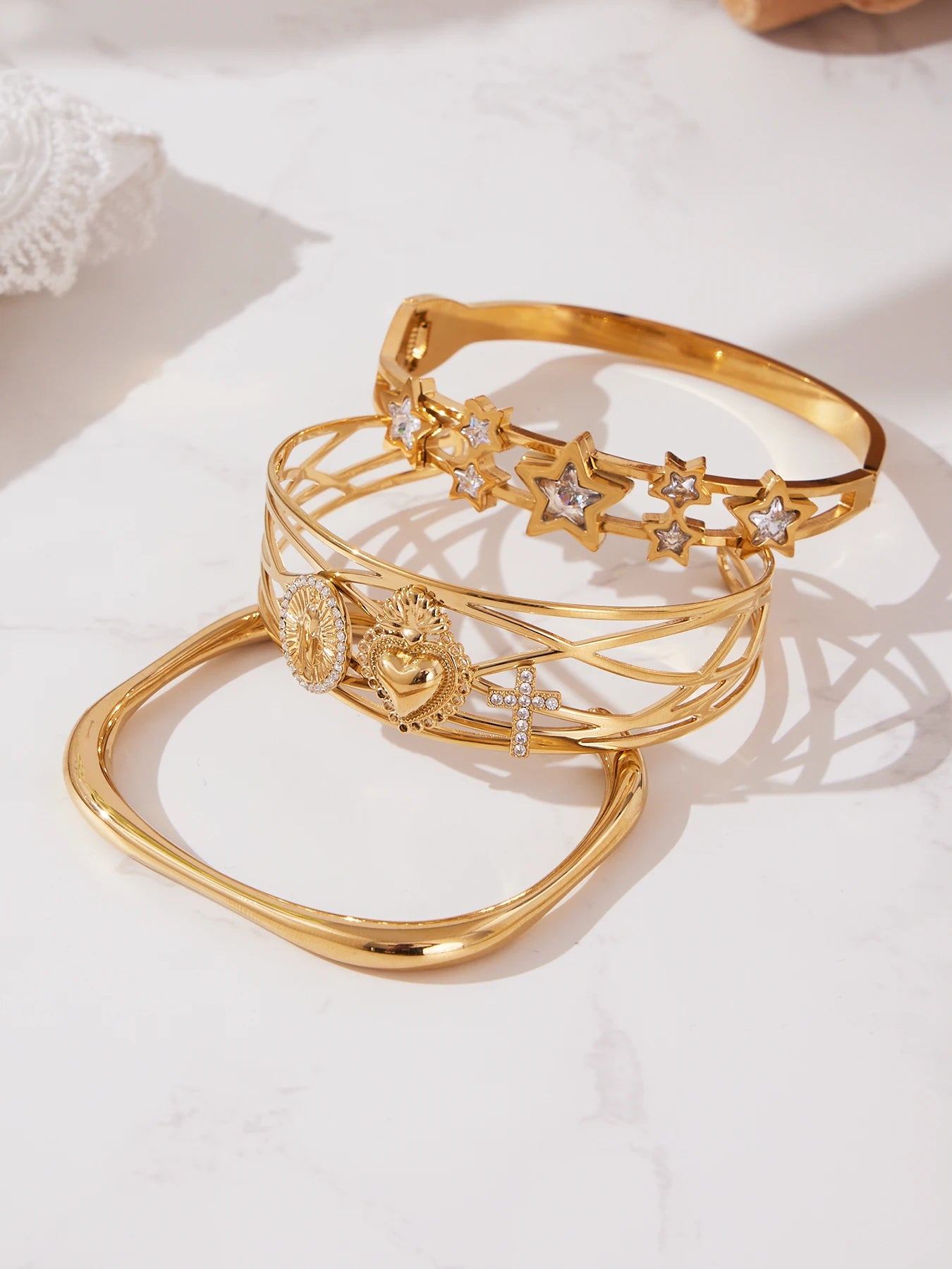 Nivora Minimalist Cubic Zirconia Charm Cuff Bracelet for Women Stainless Steel Gold Plated Wedding Banquet Charm Bangles Jewelry