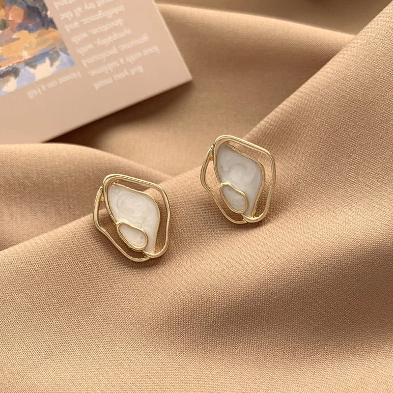 Korean Style Trend Earrings Creative Retro Cloud Lightning Asymmetric Dangle Earring Girl Wedding Party Sweet Jewelry Gifts