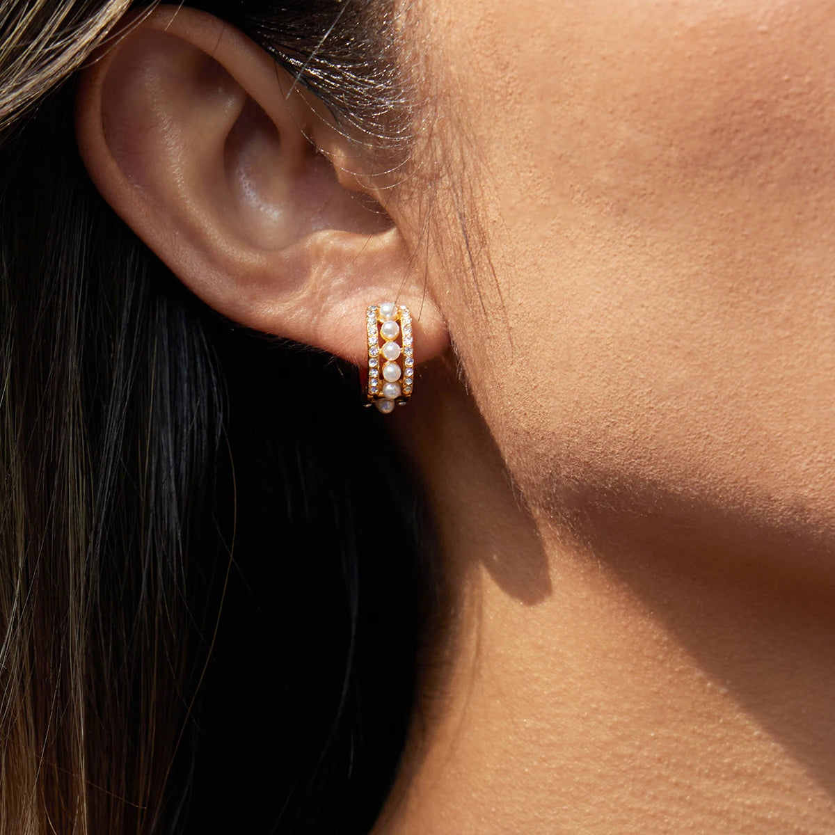 Uworld Classic 18K Plated Gold Color White Rhinestone Imitation Pearl Earring For Women Stainless Steel Waterproof Jewelry