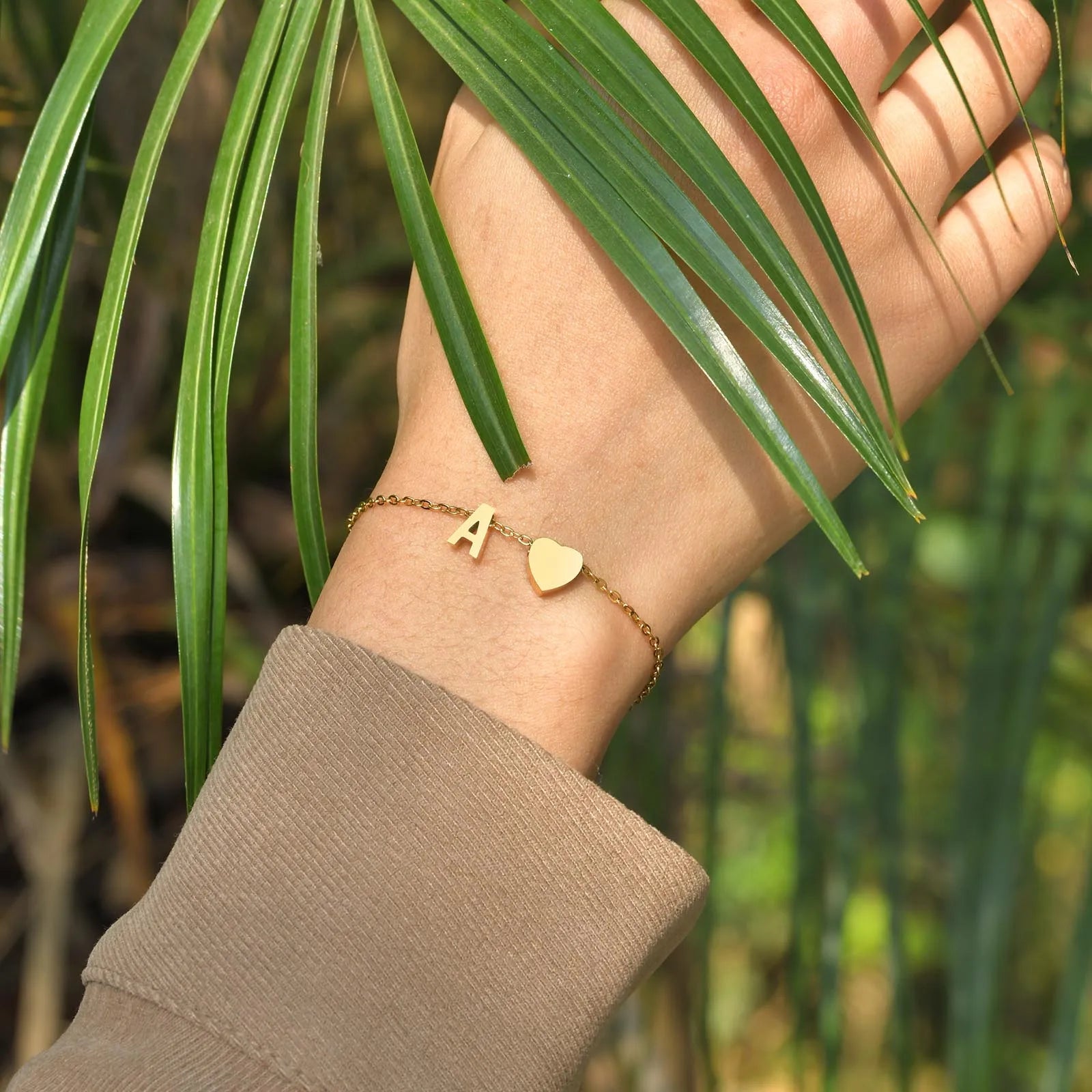 Dainty 26 Letters Initial A-Z Heart Chain Bracelets for Women Lady, Gold Color Plating Stainless Steel Cable Charm Wristband