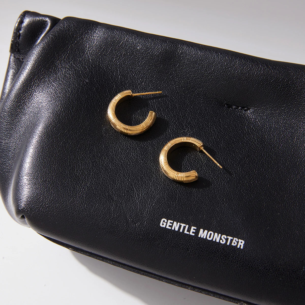 Uworld 18K PVD Gold Color Stainless Steel Ribbed C-Ring Earrings Women's Jewelry Waterproof Jewelry Accessory