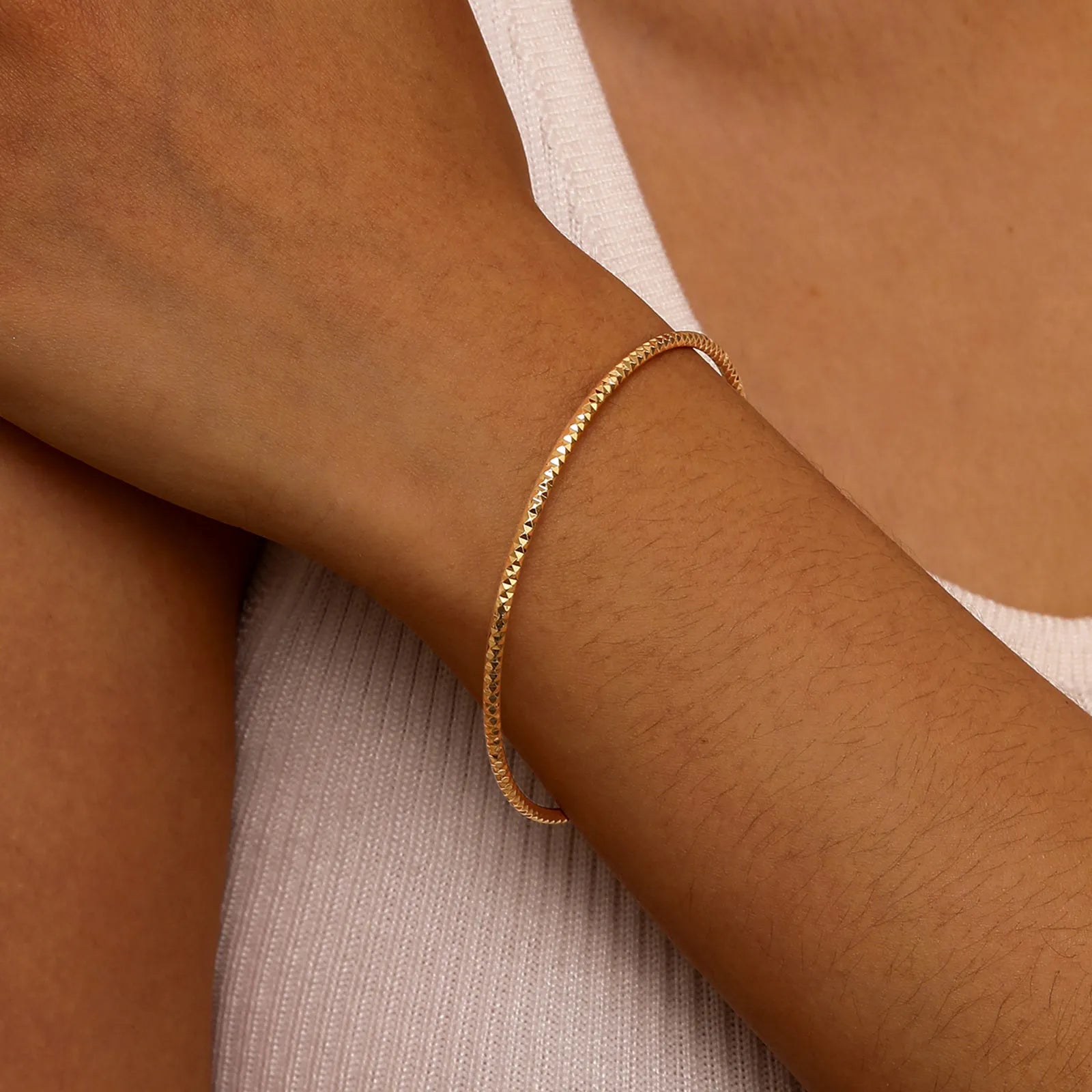 All-optical Round Wire Bracelet for Women Mobius Approves Flowers Bracelets Fashion Daily Gift