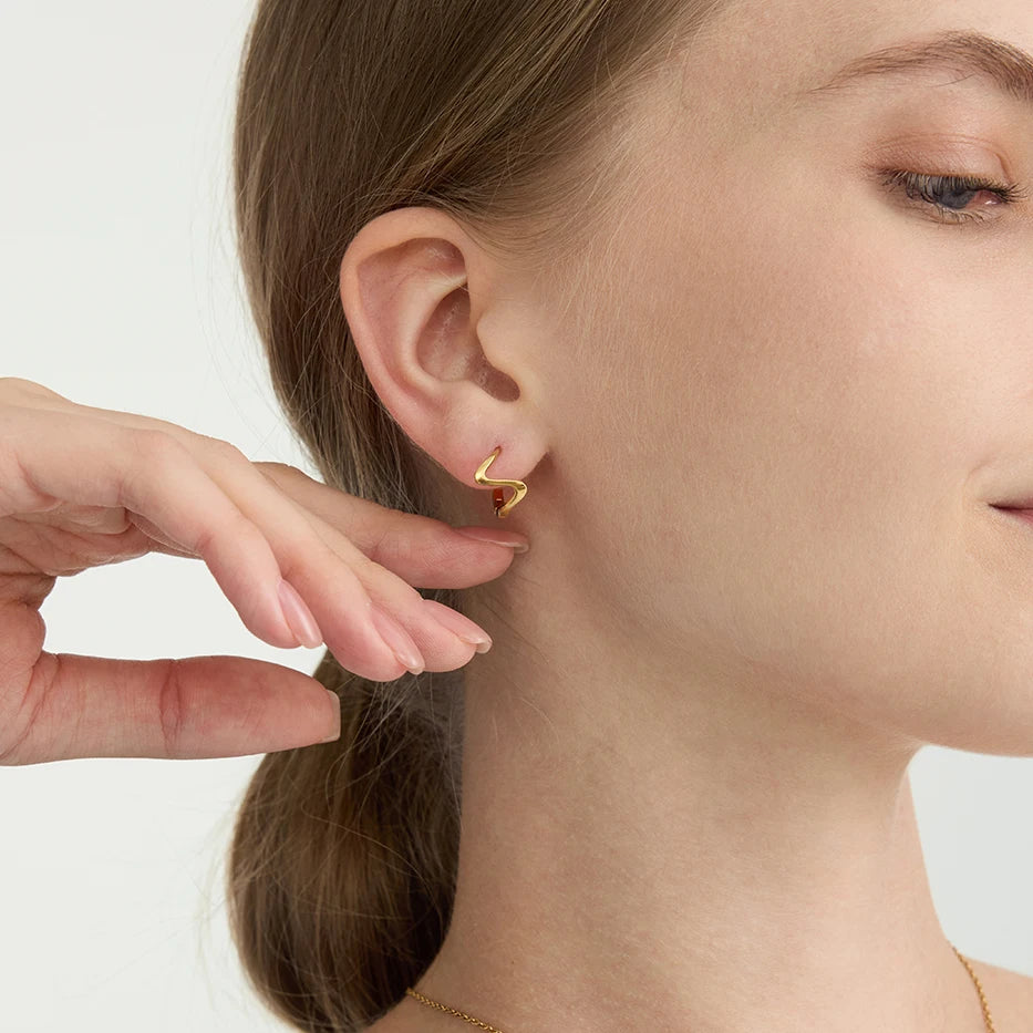 Uworld Minimalist Irregular Wave Earrings 18K PVD Stainless Steel Gold Color Line Irregular Earrings Women's Jewelry